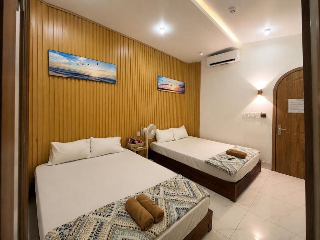 Standard Family Room room - Image 1