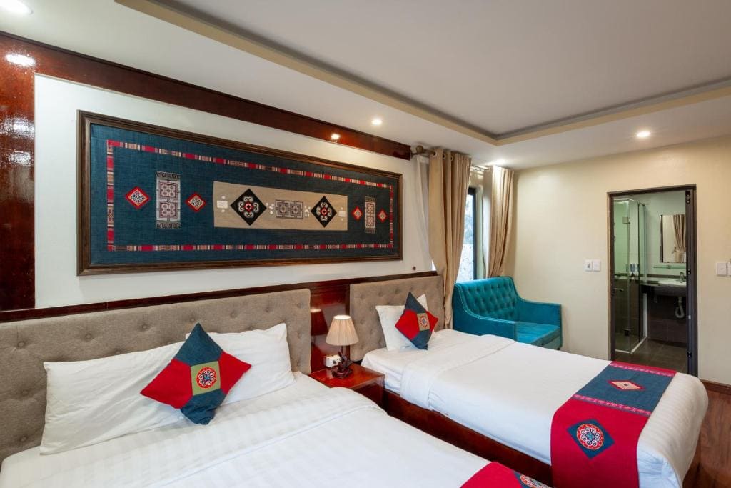 Family Room with Mountain View room - Image 3