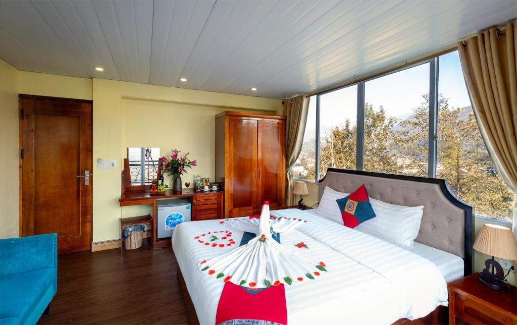 Suite with Mountain View room - Image 3