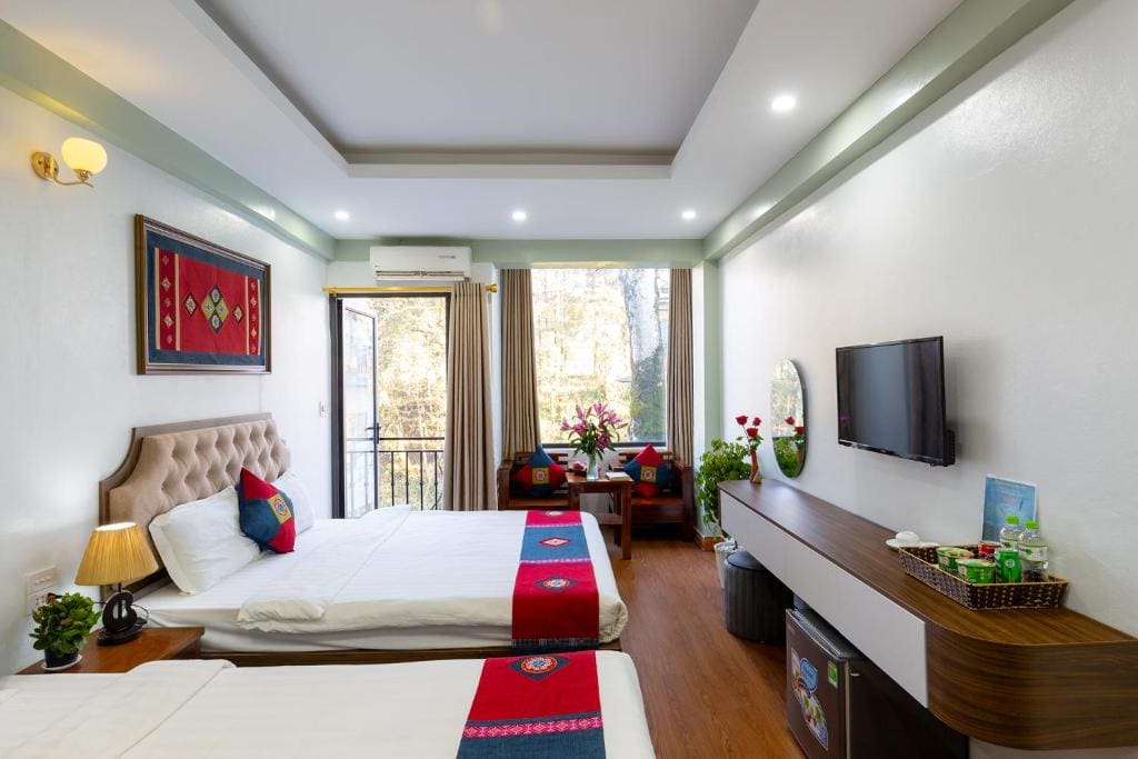 Family Suite with Balcony room - Image 3