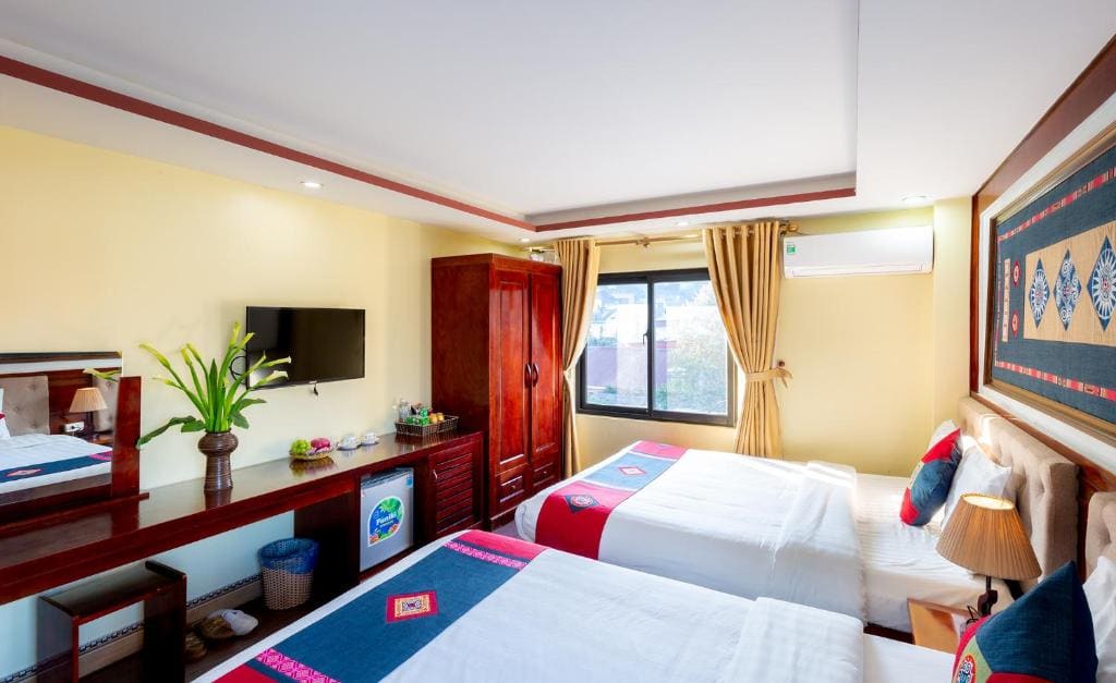 Family Room with Mountain View room - Image 1