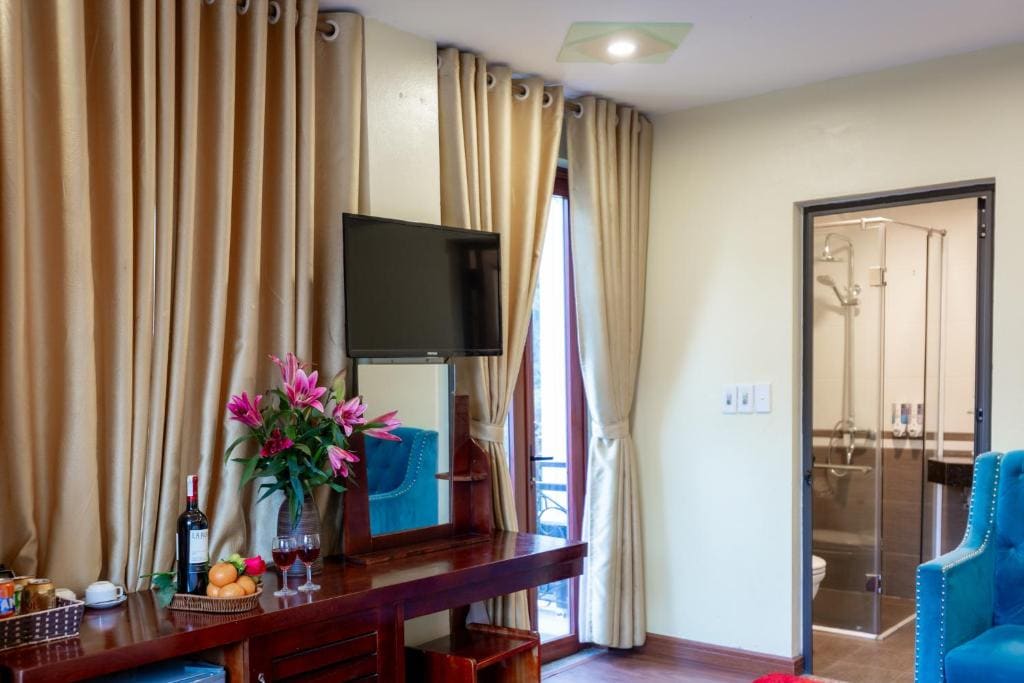 Deluxe King Room room - Image 3