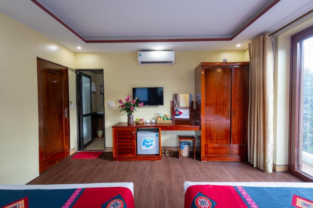 Family Room with Garden View room - Image 2
