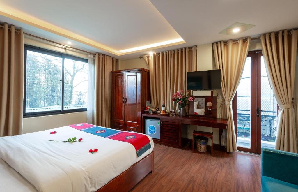 Deluxe King Room room - Image 2