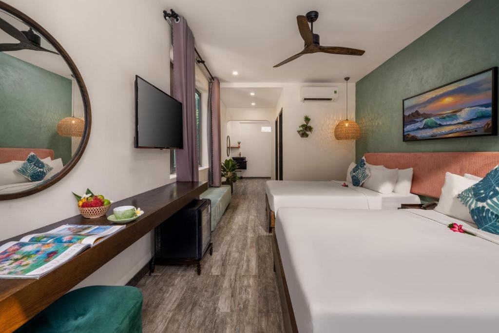 Family Studio Bathtub with Seaview room - Image 1