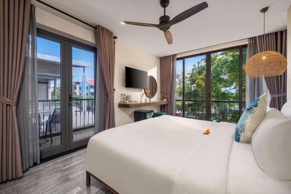 Superior Double Room with Window room - Image 3