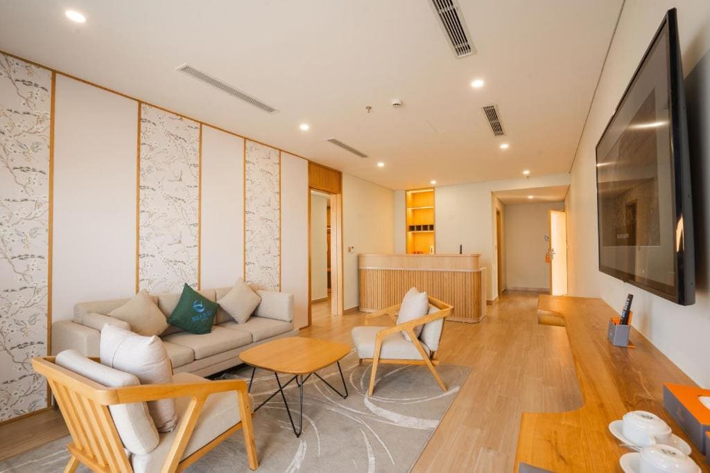 King Suite with Sea View room - Image 1