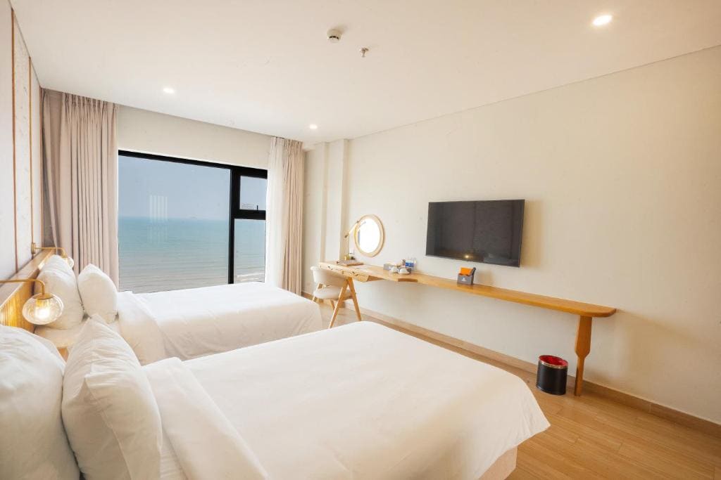 Deluxe Double or Twin Room with Sea View room - Image 3