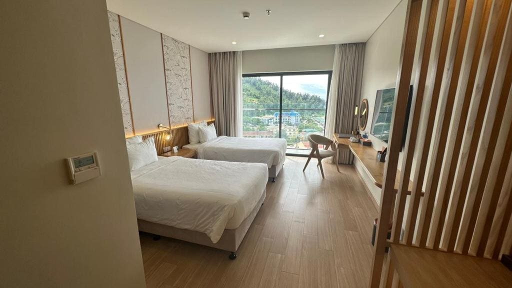 Standard Double or Twin Room with Balcony room - Image 2