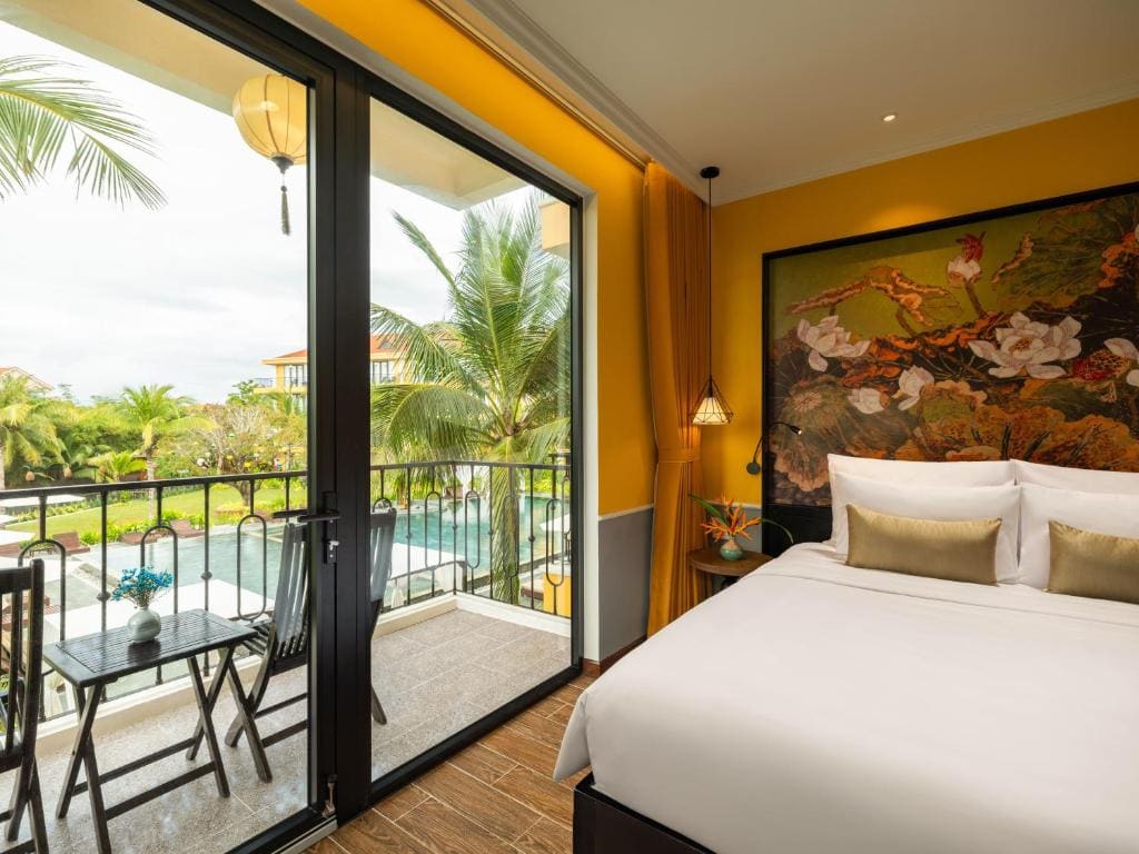 Deluxe Pool Balcony room - Image 3