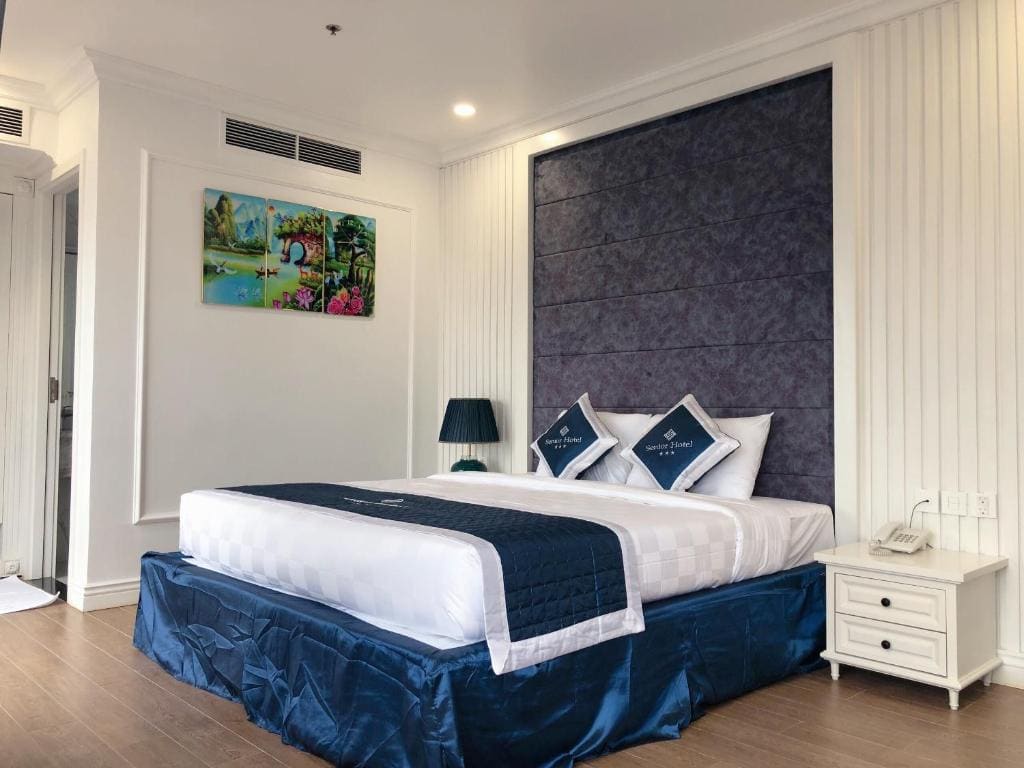 Deluxe Double Room with Balcony room - Image 2