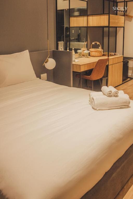 Double Room with Garden View room - Image 2