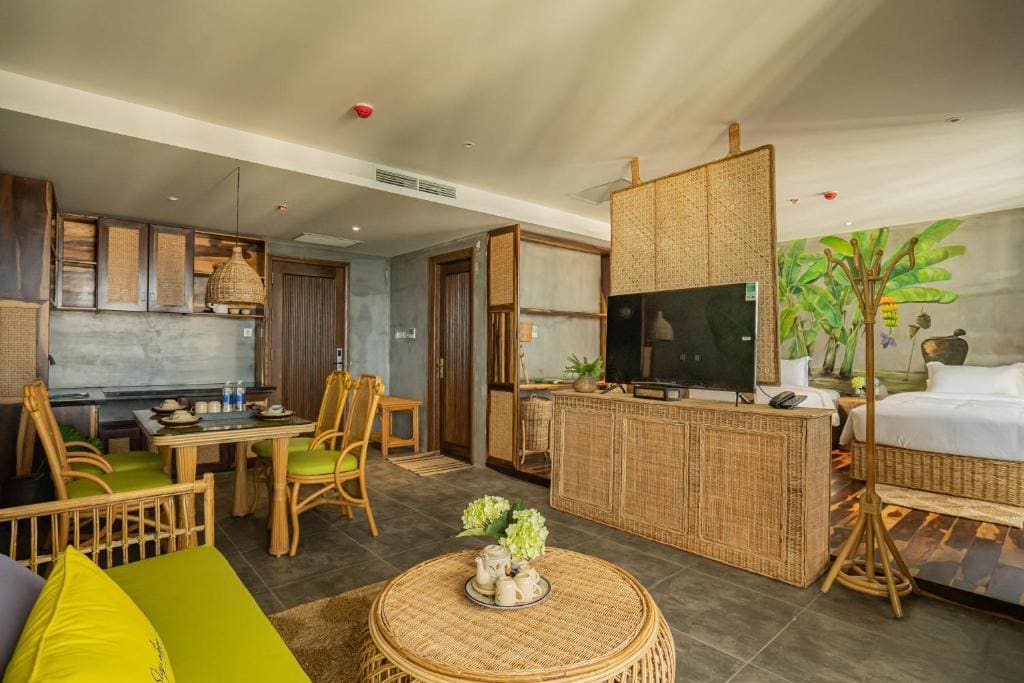 Banana Sunset Room room - Image 1