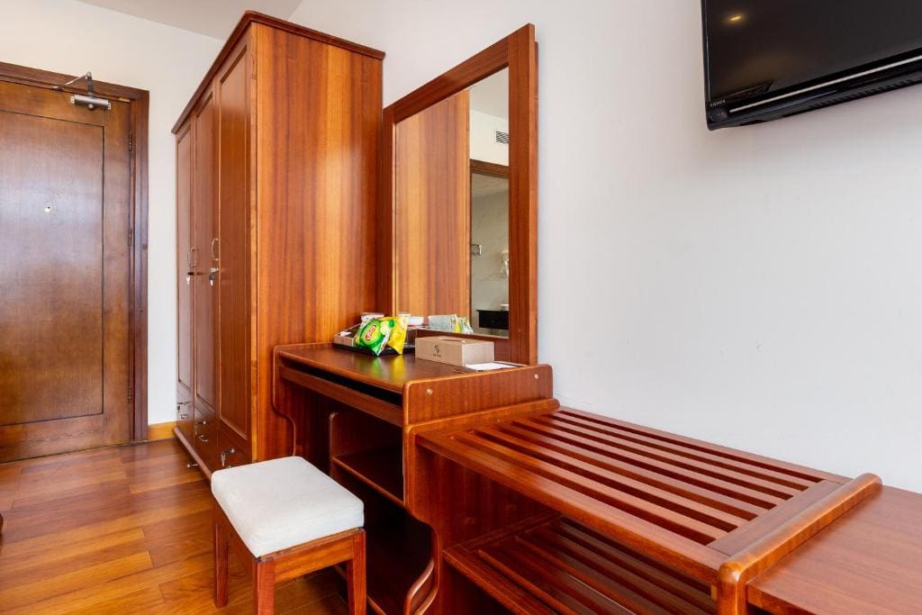 Triple Room with View room - Image 3