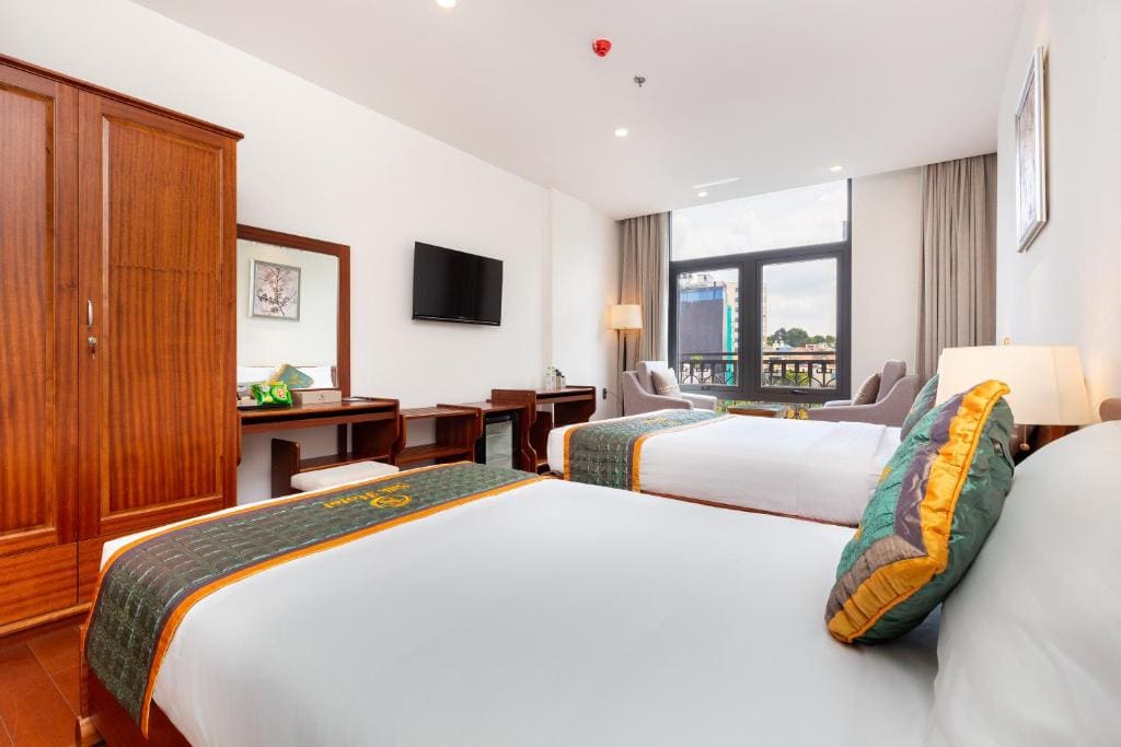 Triple Room with View room - Image 2