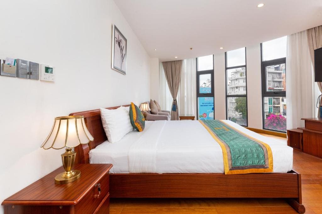 Deluxe King Room room - Image 1