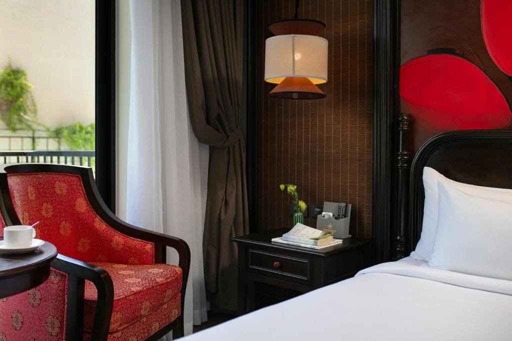 Deluxe Double or Twin Room with Pool View room - Image 3