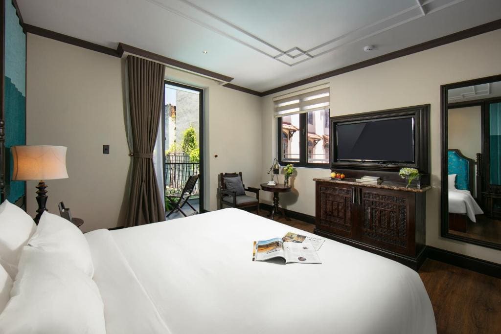Suite with Balcony room - Image 3