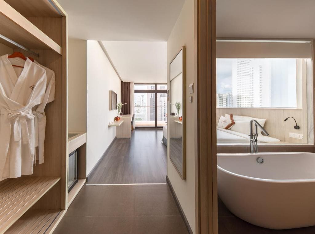 Suite with Sea View room - Image 3
