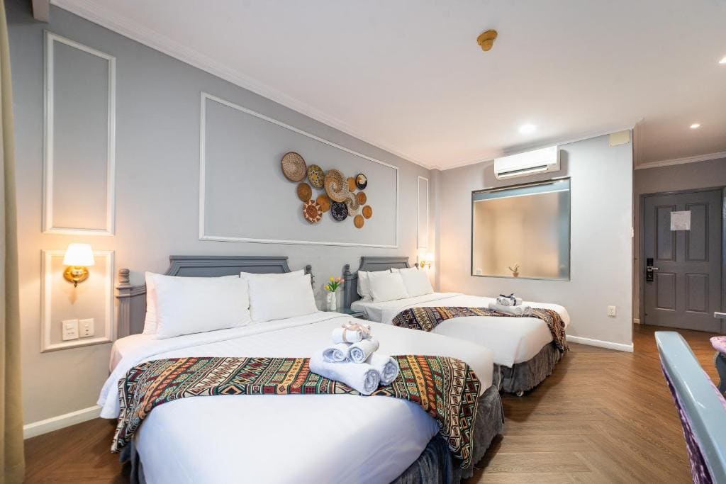 Double Room with Two Double Beds room - Image 3