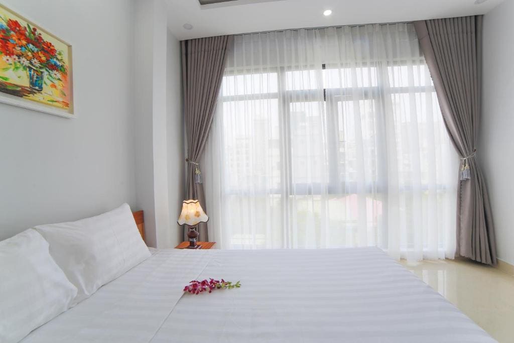 Deluxe Queen Room room - Image 1