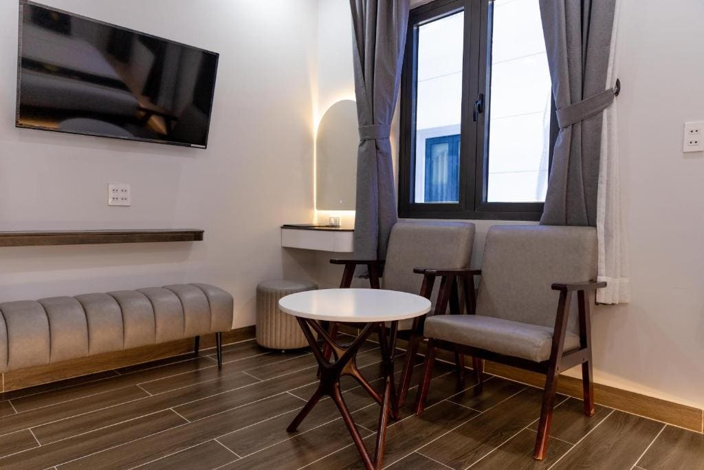 Superior Triple Room room - Image 2