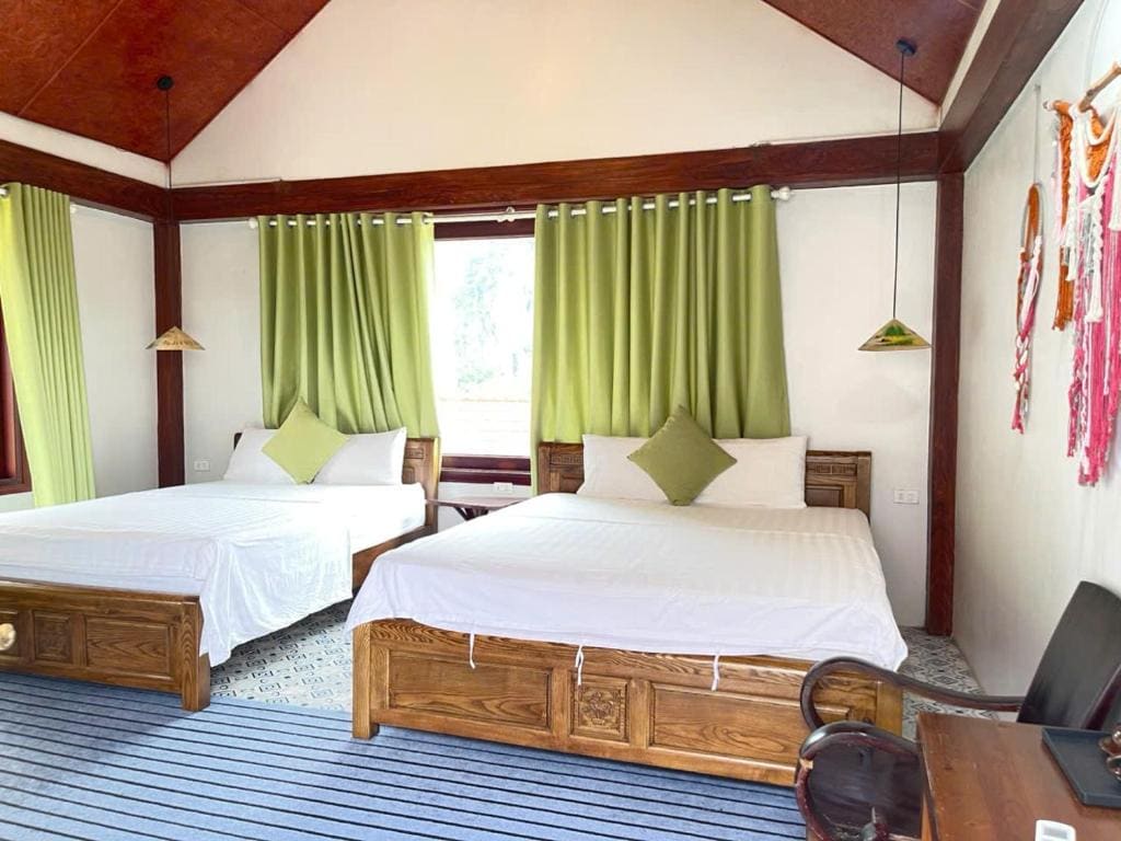 Family Room with Balcony room - Image 3