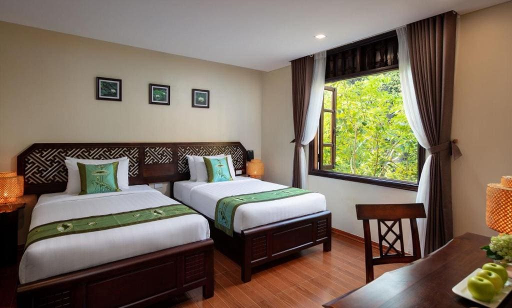 Classic Premium Room with Garden View room - Image 3