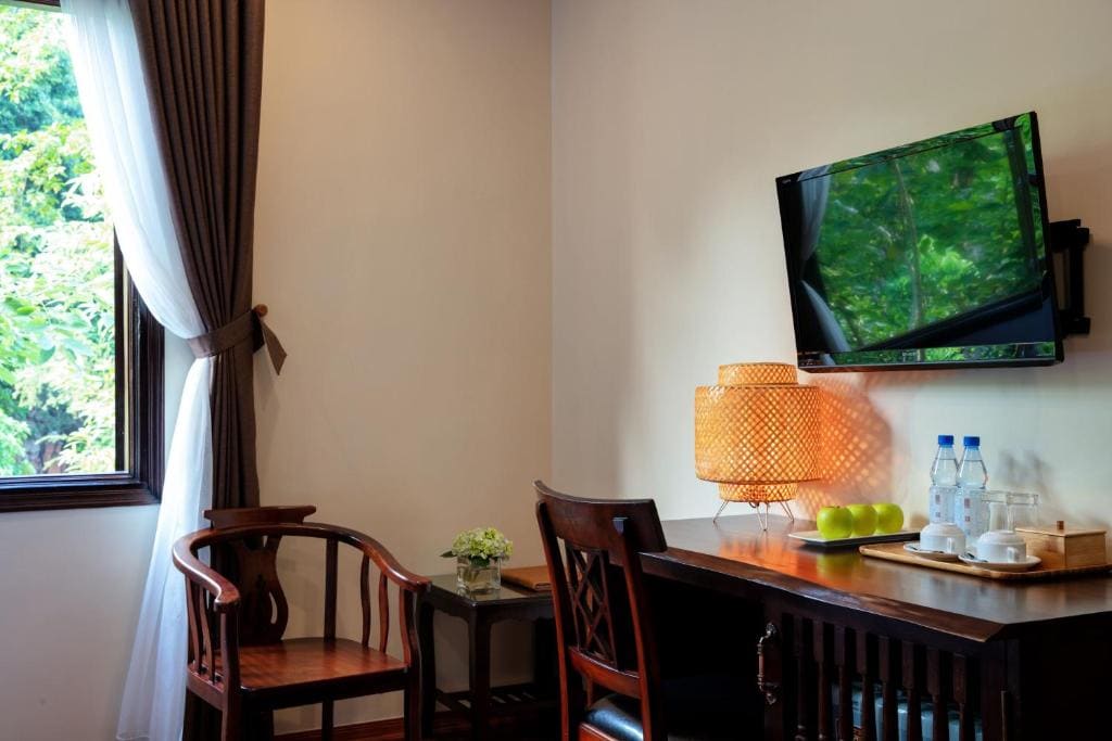 Classic Premium Room with Garden View room - Image 2