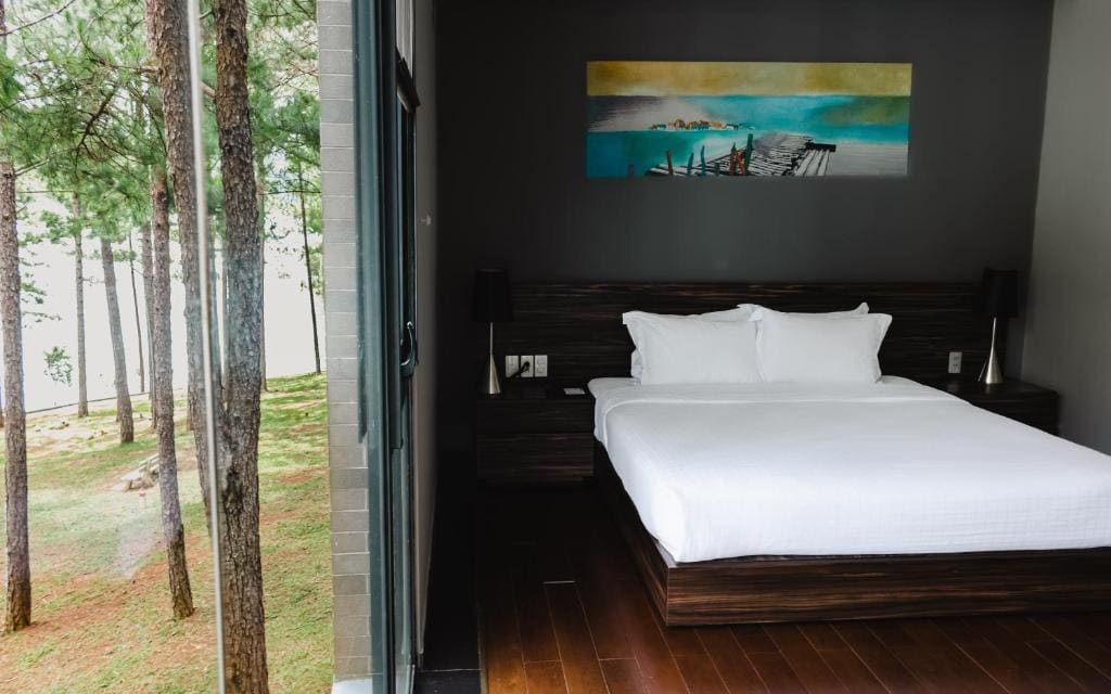 Premium King Room in Villa (Shared Villa) room - Image 3