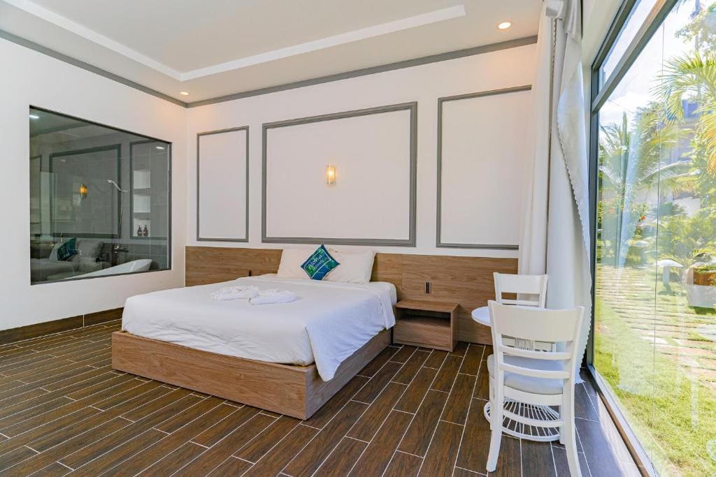 Double Room with Pool View room - Image 1