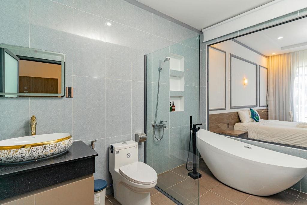 Double Room with Pool View room - Image 3