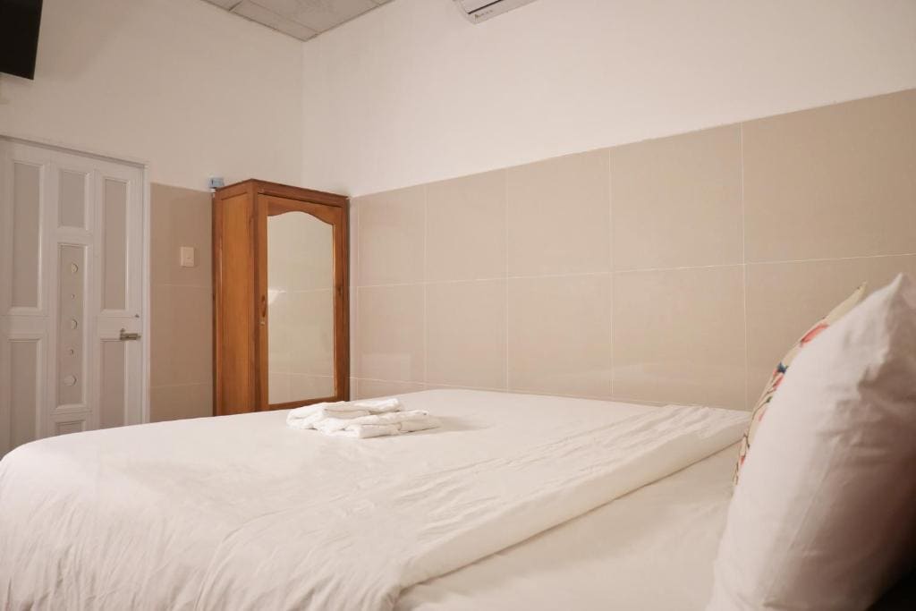 Bungalow room - Image 1