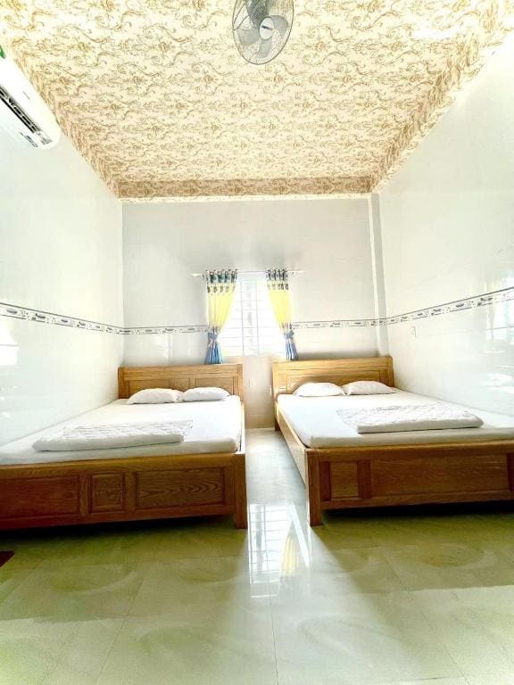 Comfort Quadruple Room room - Image 2