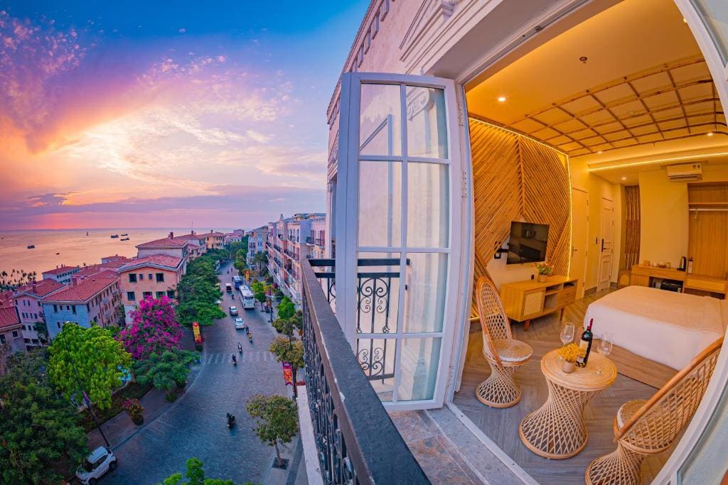 Triple Room with City View room - Image 2