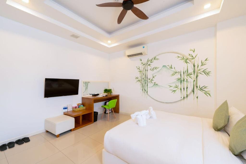Deluxe Double Room with Bath room - Image 3
