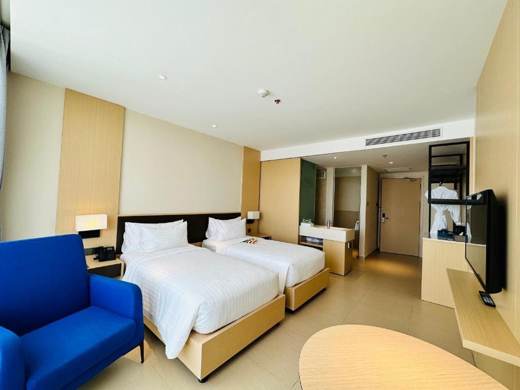 Superior Twin Room with Sea View room - Image 1
