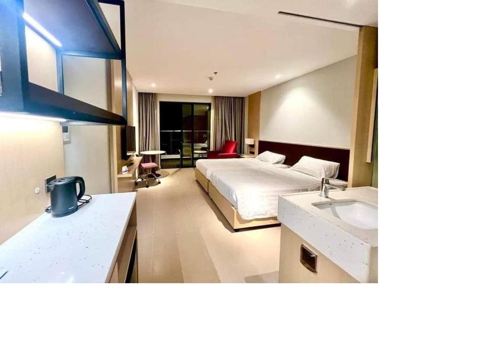 Superior Twin Room with Sea View room - Image 3