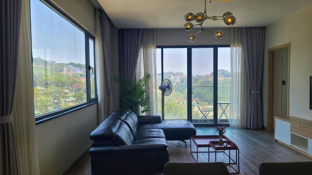 Apartment with Mountain View room - Image 2