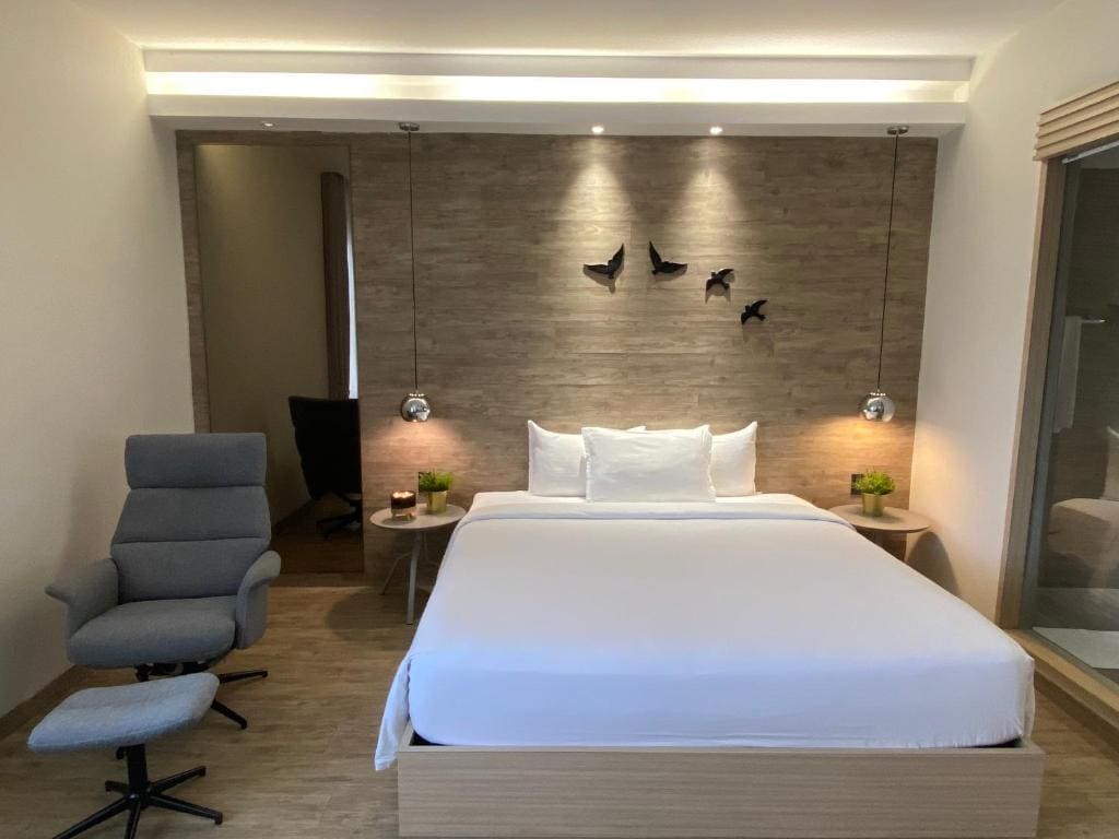 Deluxe Double Room with Valley View room - Image 1