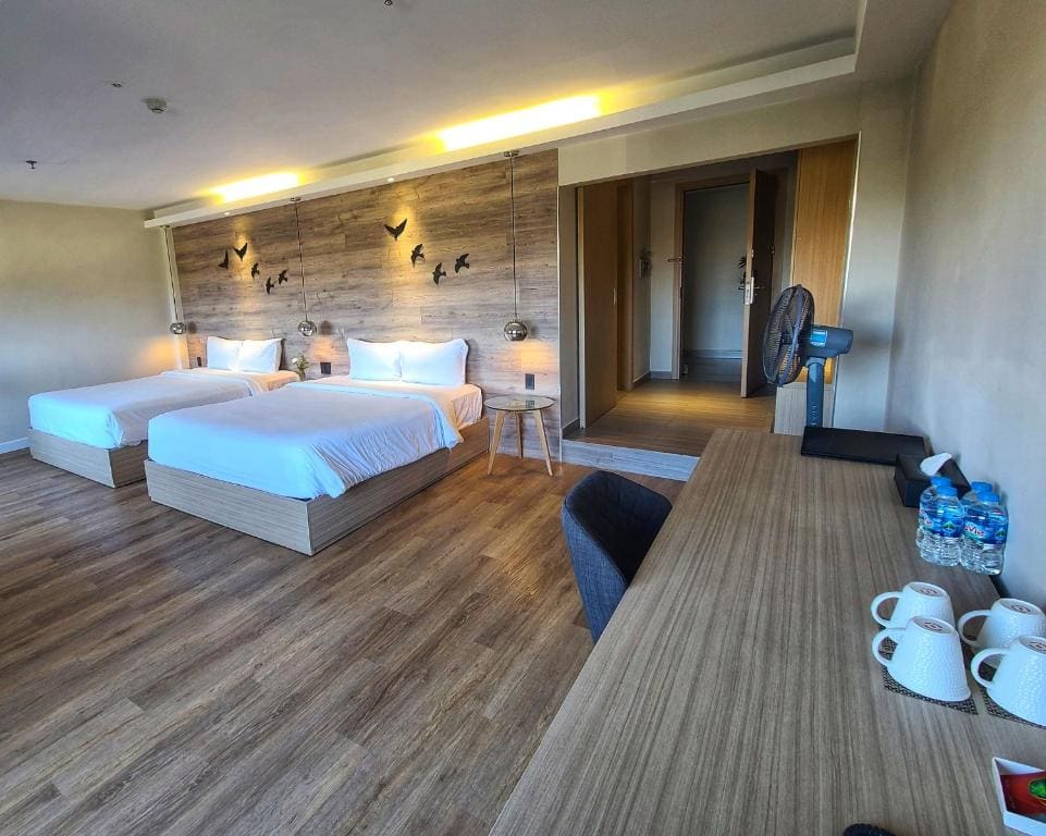 Premier Family with Bathtub room - Image 1