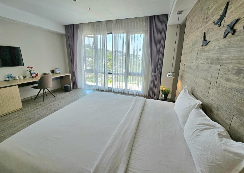 Senior Deluxe room - Image 2