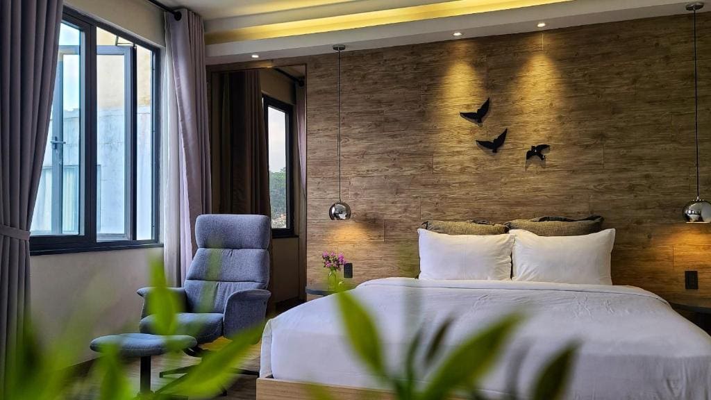 Deluxe Double Room with Valley View room - Image 3
