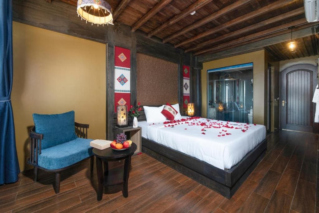 Three-Bedroom Bungalow room - Image 3