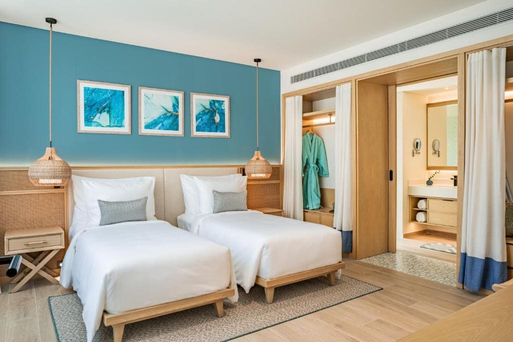 Studio with Pool View room - Image 1