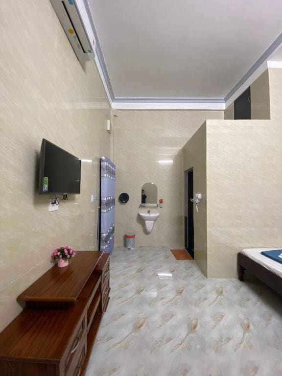 Family Room room - Image 3