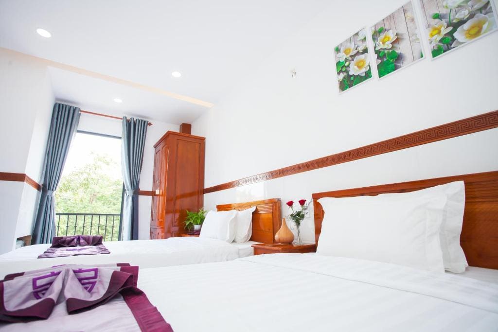 Superior Triple Room room - Image 3