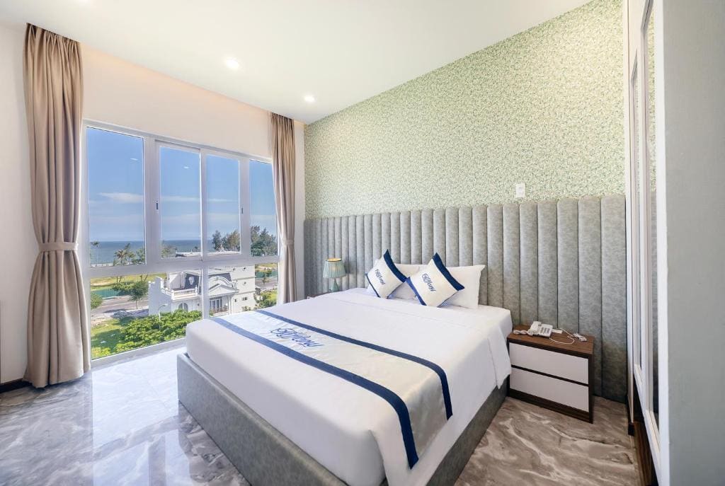 Deluxe Double Room with Sea View room - Image 3