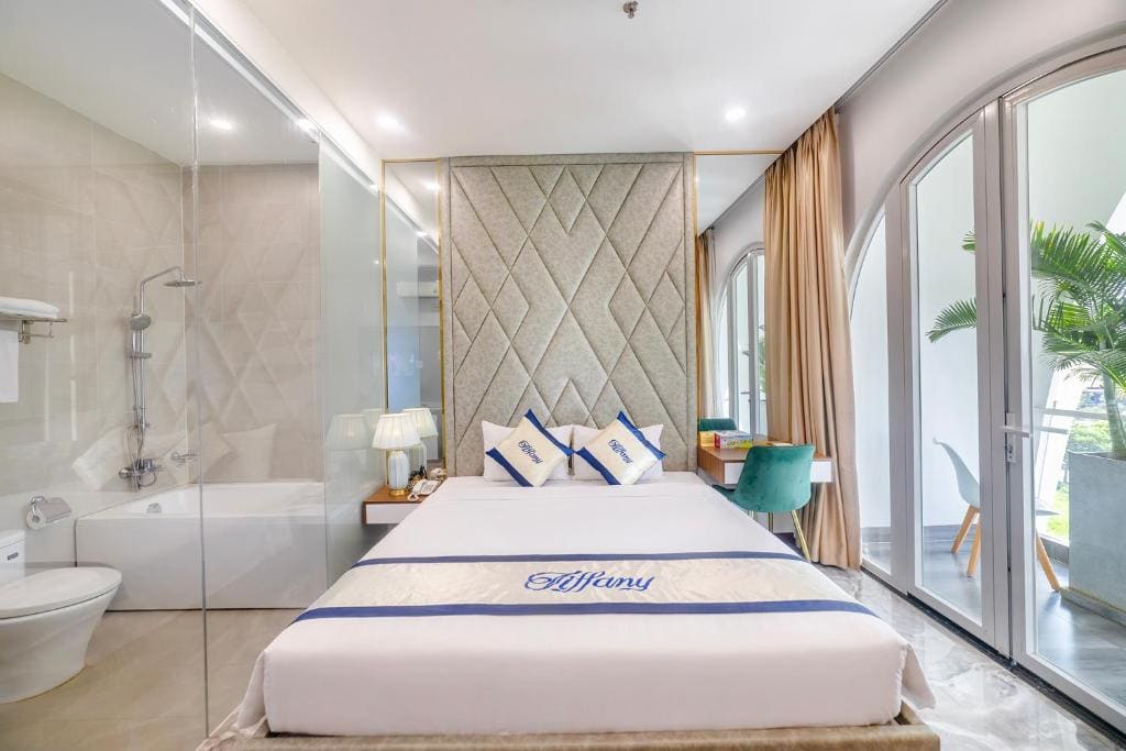 Deluxe Triple Room room - Image 2