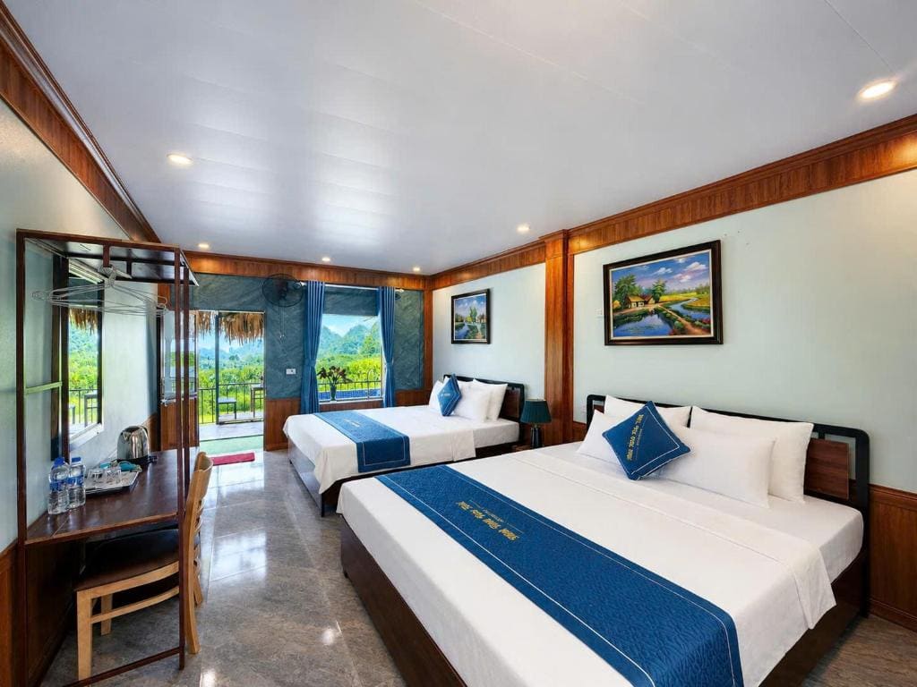 Quadruple Room with Lake View room - Image 3